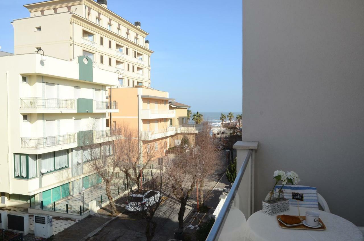 Pensione Elena Misano Adriatico Luaran gambar