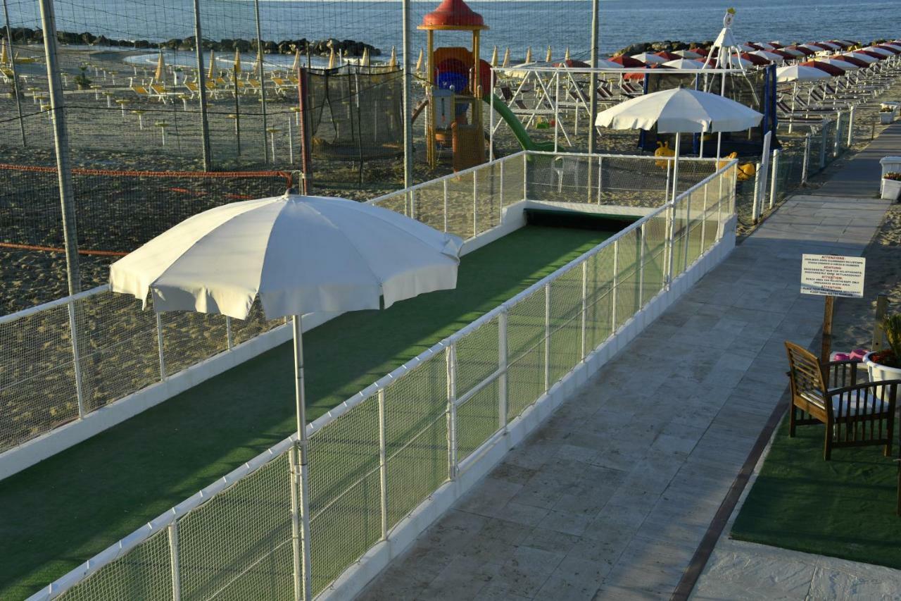 Pensione Elena Misano Adriatico Luaran gambar